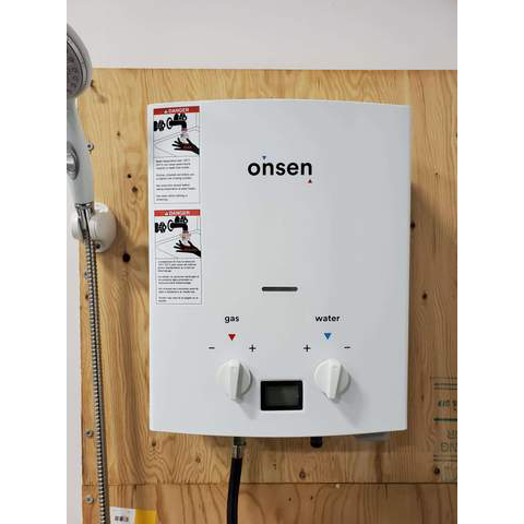 Chauffe-eau portatif sans réservoir Onsen 5L - 32K BTU (USAGÉ)